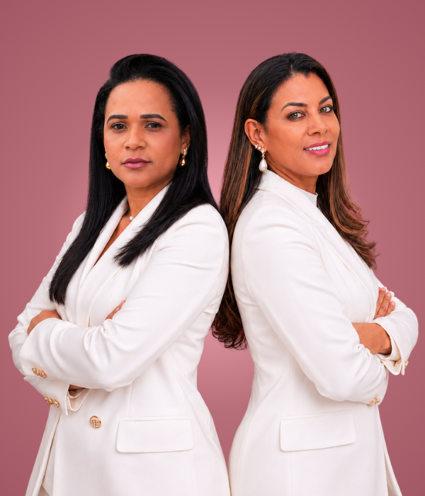 Leila e Adriana — fundadoras do Filhas da Promessa, salão brasileiro em Lowell MA